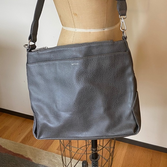 Matt & Nat Gray Should Bag - Picture 1 of 6